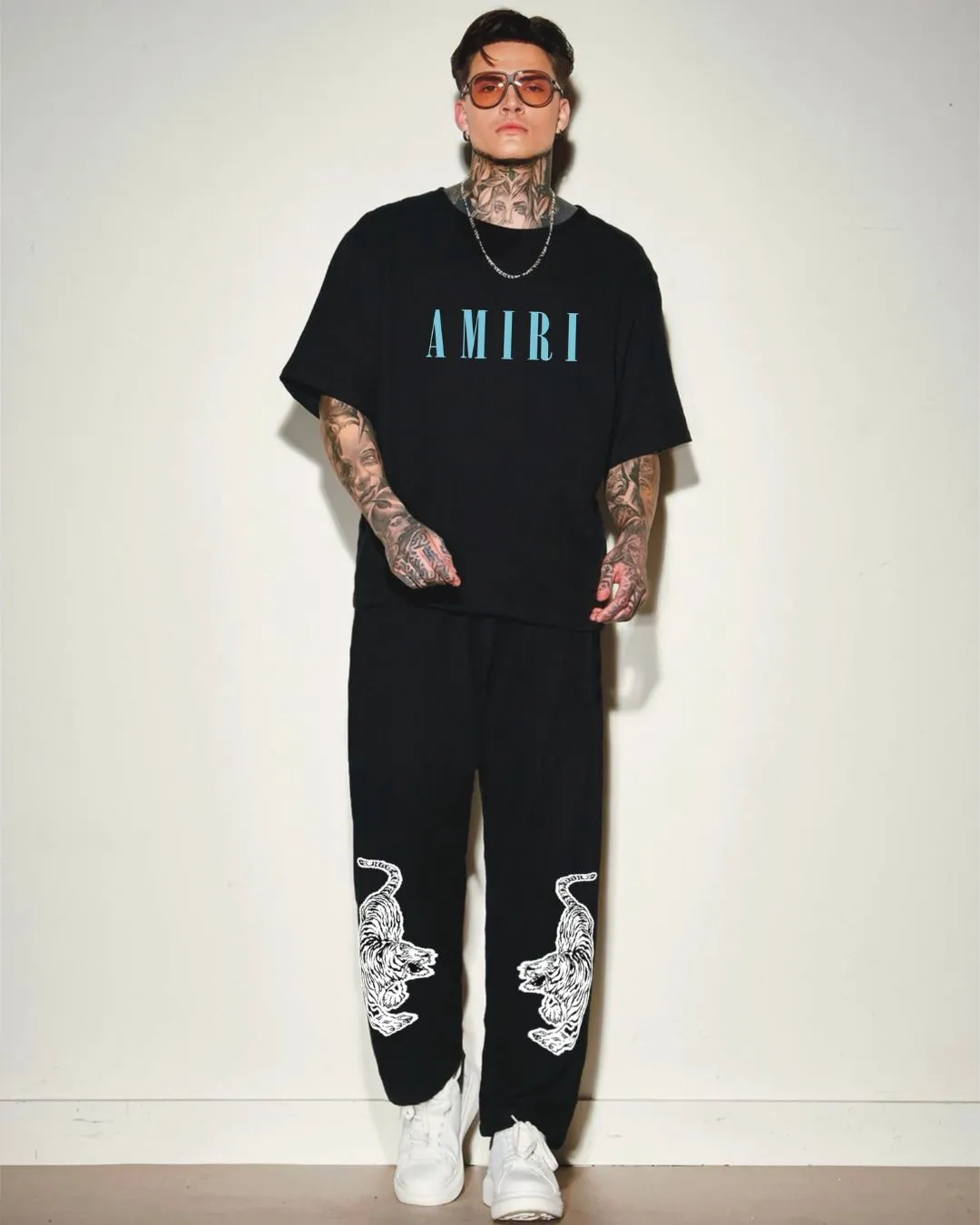 amiri core tee with snow tiger pant cordset ( black and black )(*)